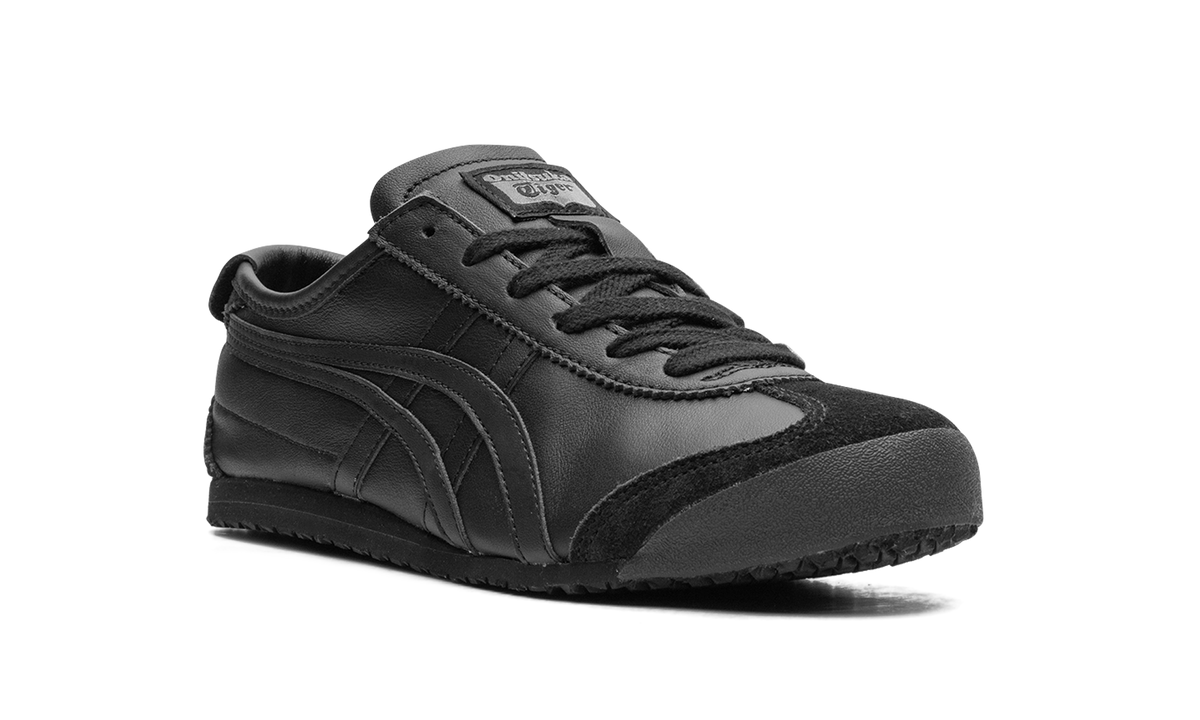 Mexico 66 "Triple Black" D4J2L 9090