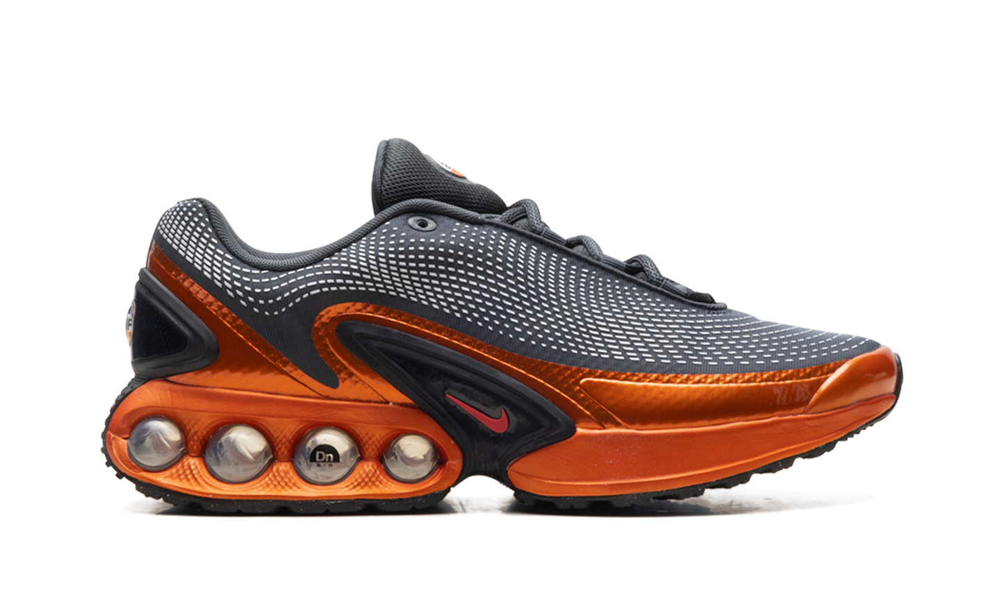 AIR MAX DN QS "Dark Smoke Grey/Metallic Dark Grey/Salsa Red" HJ6695 001